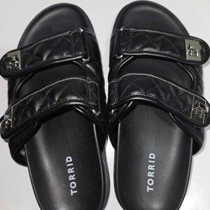 Torrid Black Slides 7.5 WW